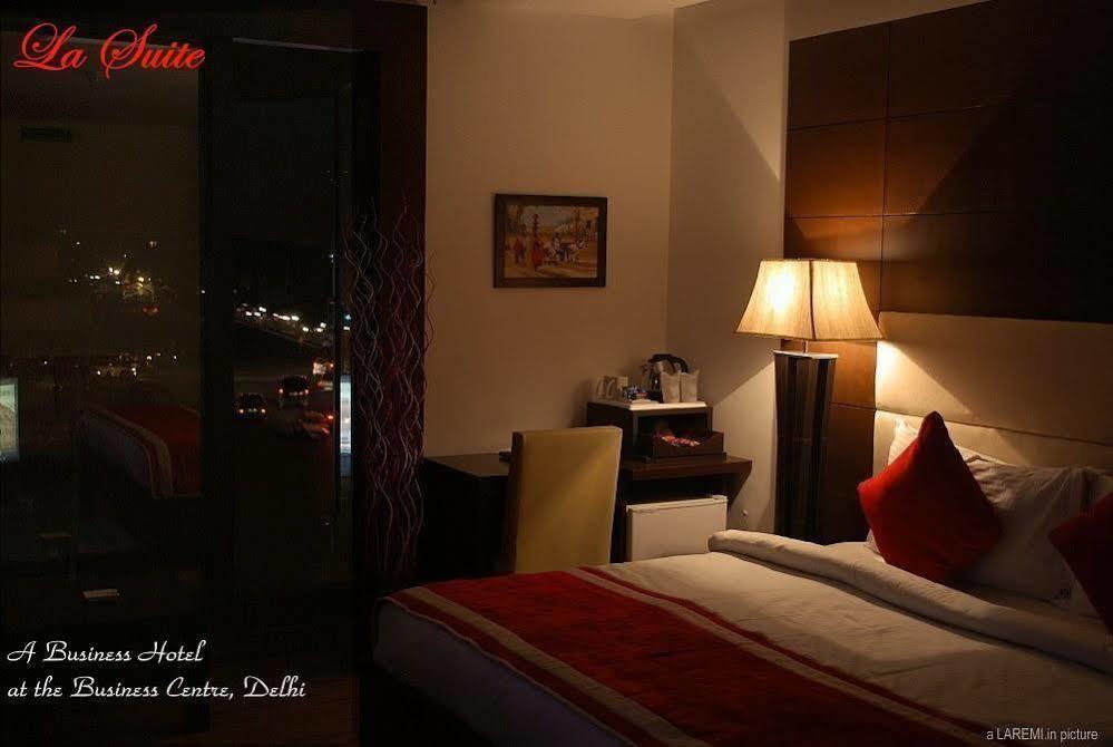 Hotel La Suite Nova Deli Exterior foto